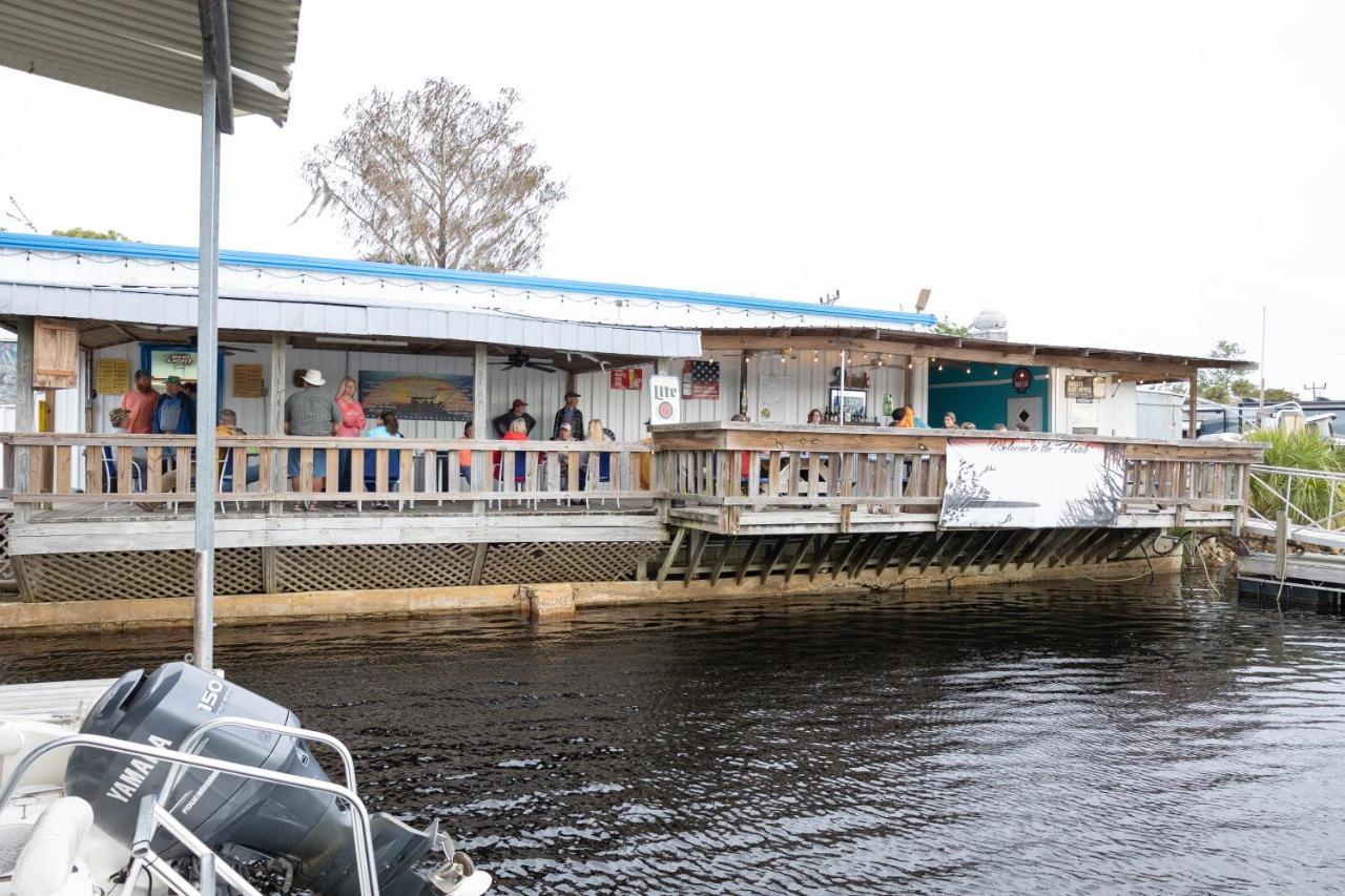 Steinhatchee River Inn And Marina Экстерьер фото